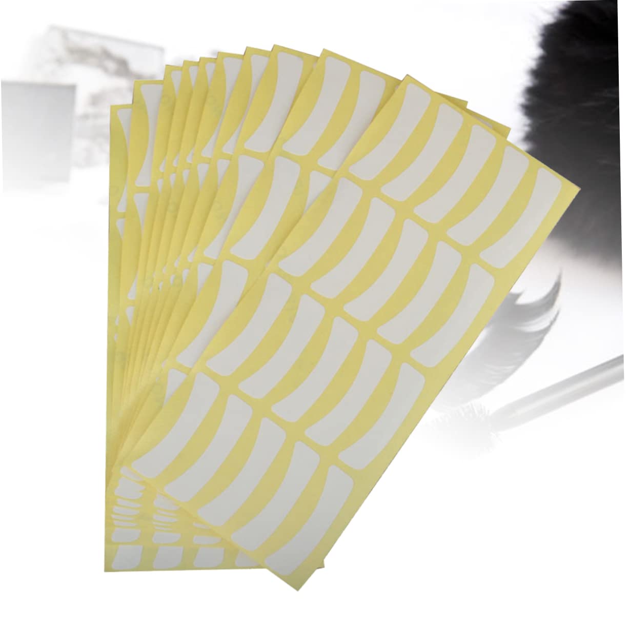 WOFASHPURET Eyelash Grafting Protective Patches 100pcs Paper Eye Pads for Beginners