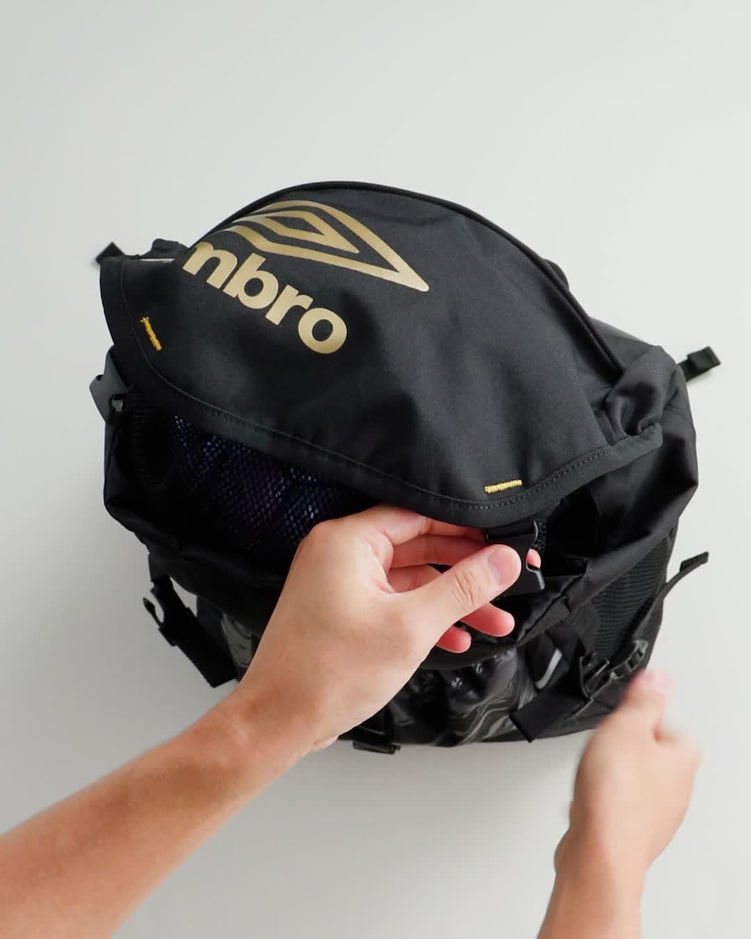 Amazon.co.jp: [アンブロ] バックパック（ボールネット付