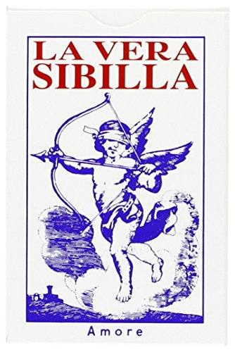 CONTENUTO DELLA CONFEZIONE: Il mazzo è composto da 52 carte più una carta bianca in formato mm 58x91. È incluso anche un pratico libretto in lingua italiana, per comprendere chiaramente il meccanismo di lettura a cura del cartomante Docteur Marius.