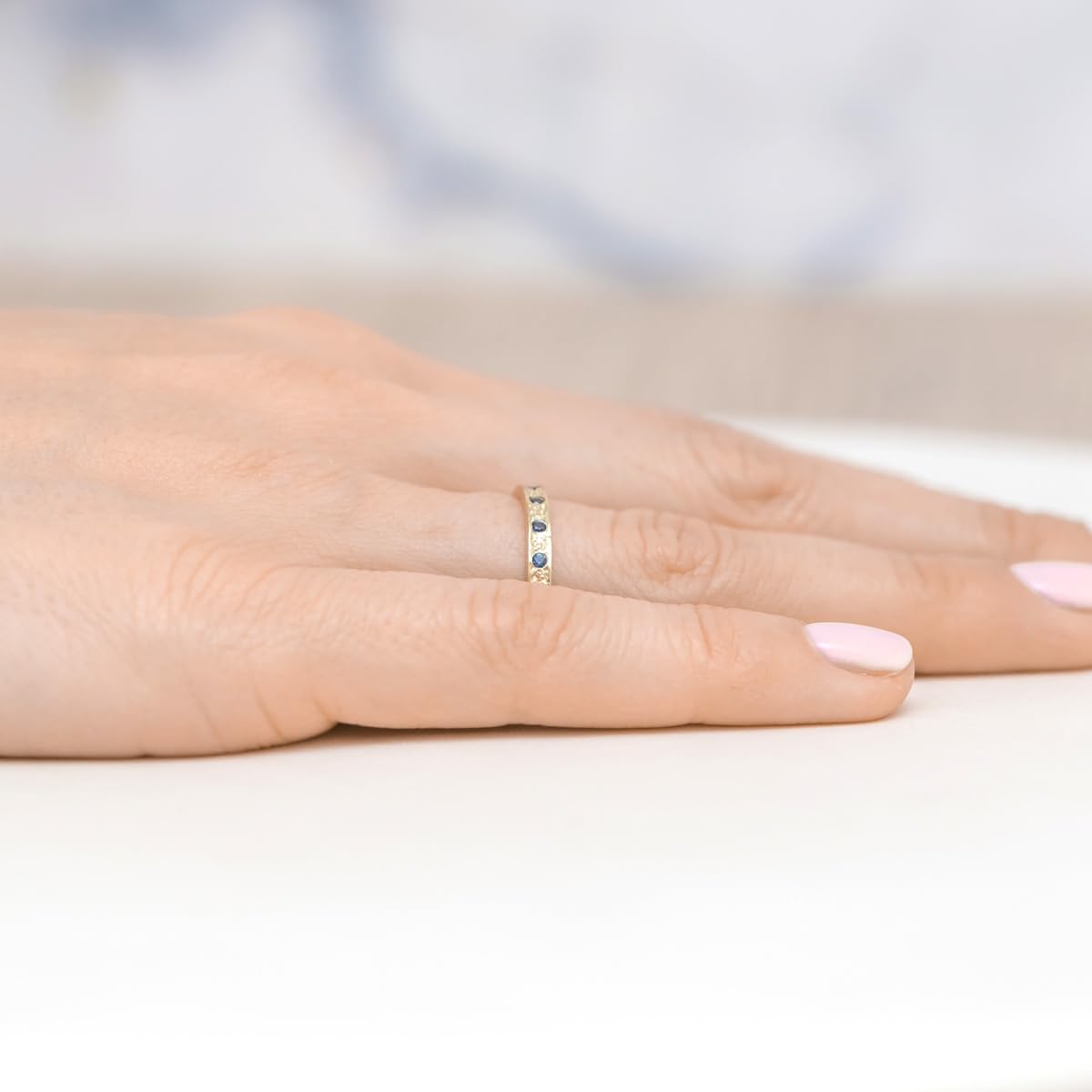MARKO Ring Ehering 925 Silber Damen & Herren – 16 echte Rubine oder Saphire rundum gefasst | Goldringe Damen & Silberringe Herren | Freundschaftsringe | Geschenkbox