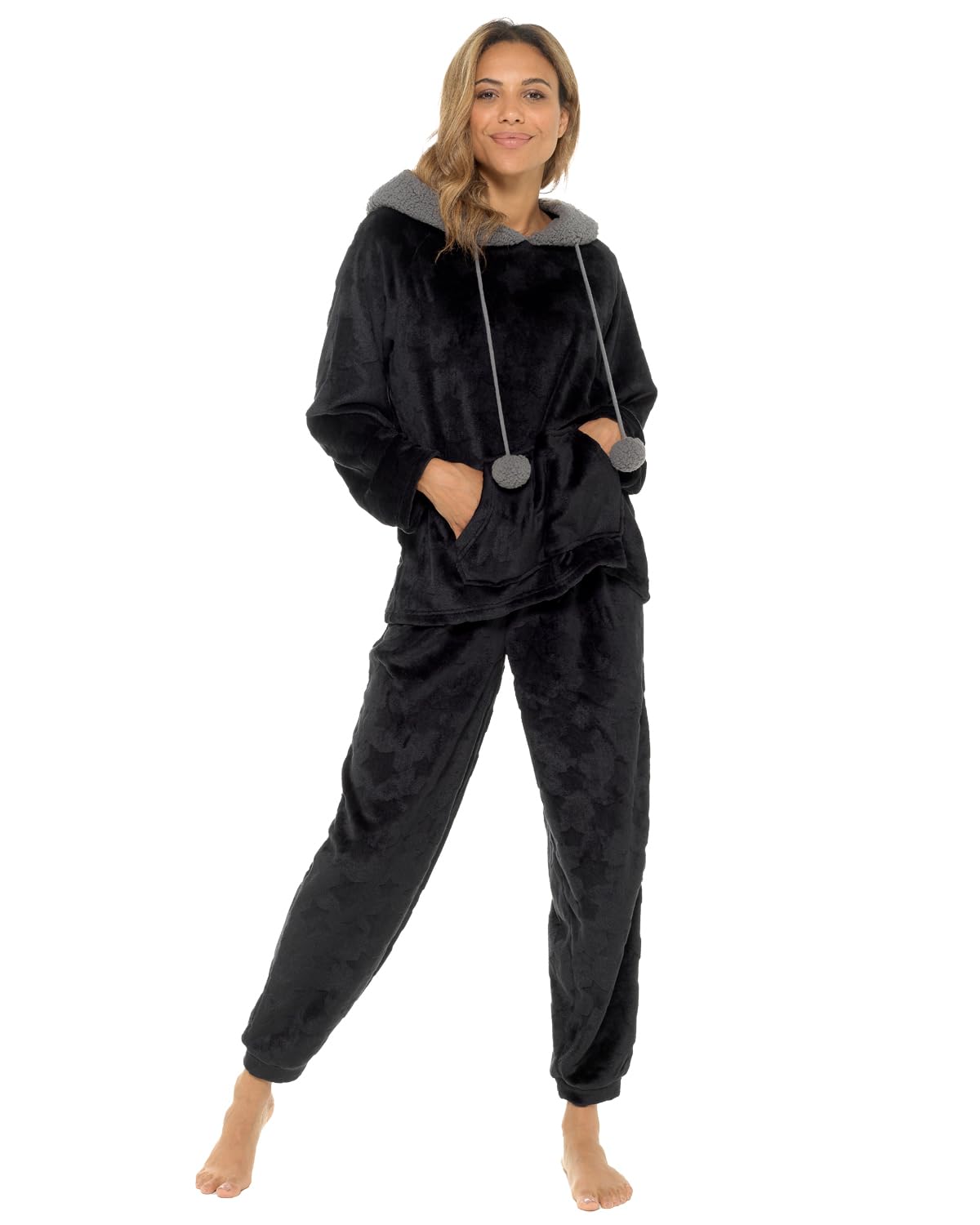 Slumber Hut Women's Star Embossed - Black Star Embossed Hooded Lounge Set Ln1492 Black 16-18