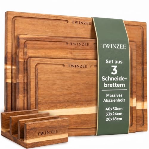 Twinzee Schneidebrett 3er Set (40 x 30/33 x 24/26 x 18 cm) aus Massiver Akazie - Schneidebrett Holz mit Brettständer 2cm dicke Holzbretter mit Saftrille