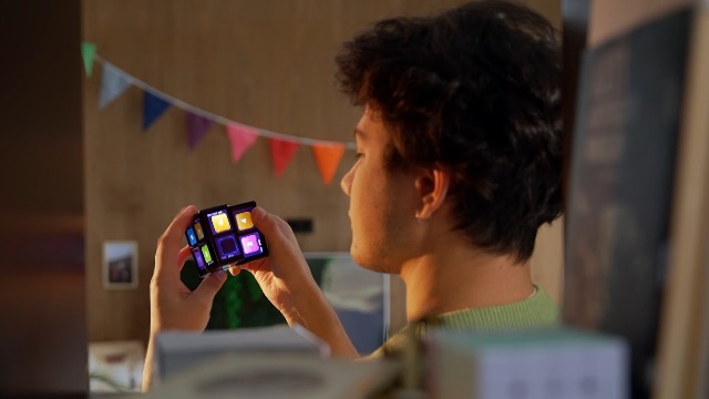 Amazon.com: Rubik's WOWCUBE - Handheld Game Console, 100+ Games