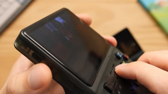Keyboy R36S Console De Jeu Rétro Portable Avec 128G Intégré, Plus De 21 000 Jeux Classiques, Système Linux Open Source, écran IPS De 3,5", Lecteur Vidéo Portable