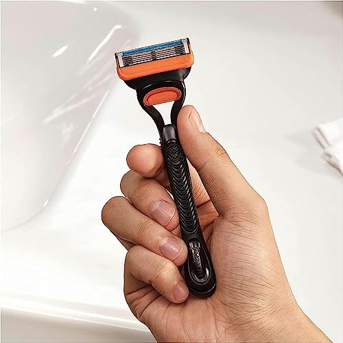 Gillette Fusion 5 Nassrasierer Herren, Rasierer + 4 Rasierklingen mit 5-fach Klinge, Geschenk für Männer – Ansicht 4