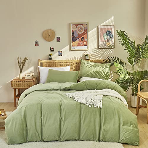 CLOTHKNOW Green Fluffy Full Size Comforter Sets 3Pcs Velvet Bedding Comforter Sets Soft Green Comforter Full with 2 x Pillow Cases