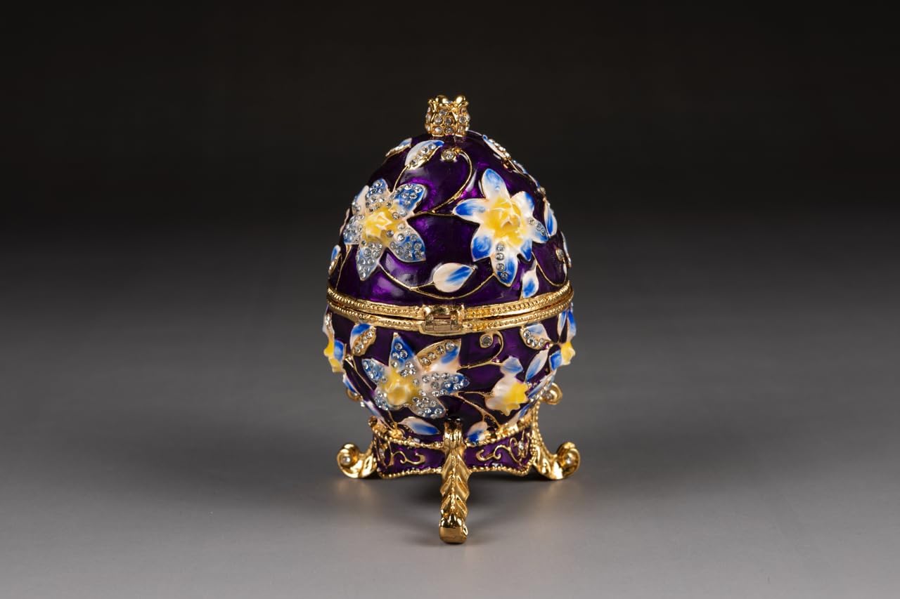 エレガンスを受け入れる:蜂とオーストリアのクリスタルが付いた紫の花の卵 - スタイリッシュなジュエリーボックスと装飾品、高さ3.75