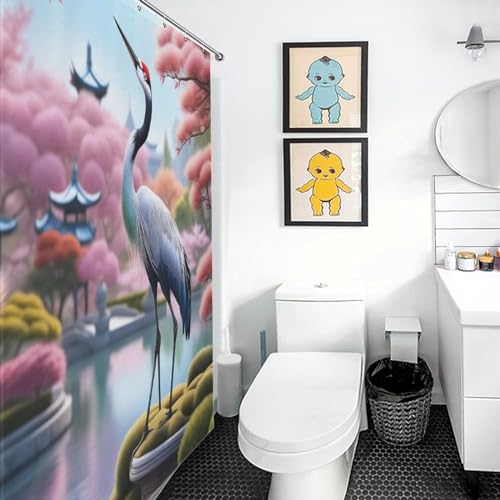 Rideau de douche grue rouge pour créer une ambiance zen dans votre salle de bain