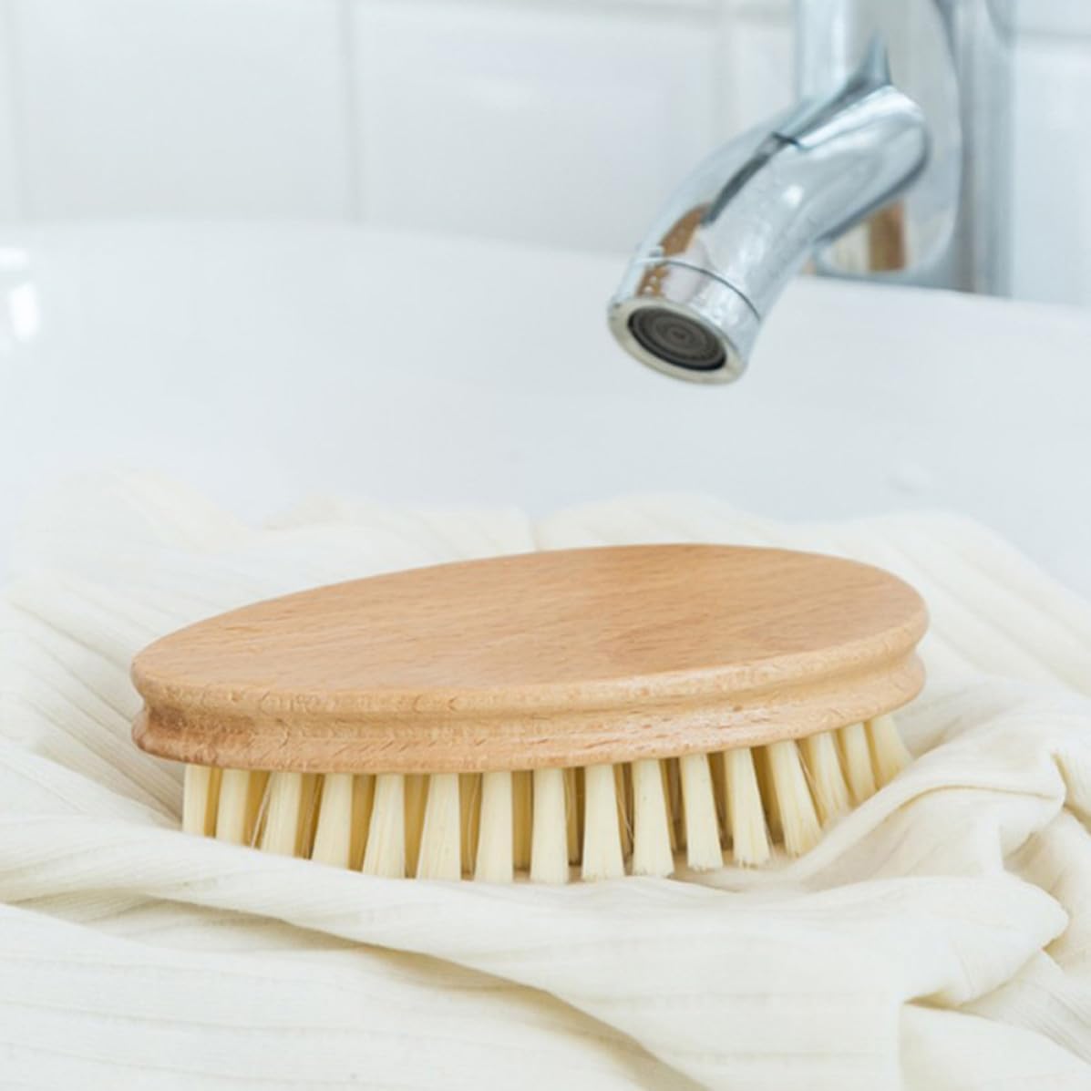 Soft Fiber Shoe Brush with Beech Handle for Cleaning Clothes