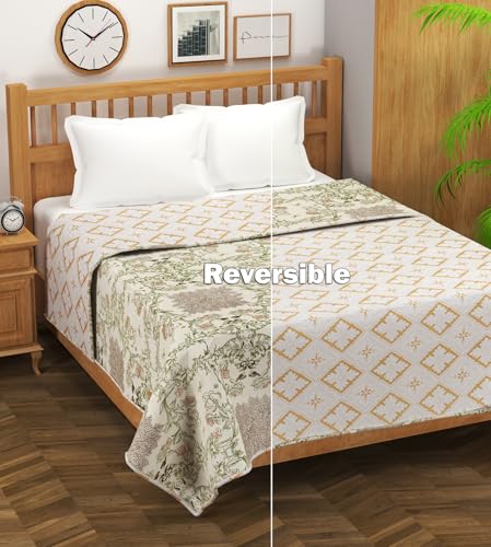Image of Amazon Brand - Umi Blanket for Double Bed, 120 GSM Microfiber Single Layered Quilted Dohar, Soft Lightweight Reversible Printed AC Blanket Double Bed for All Season (Green & White, 220 x 240 cm)