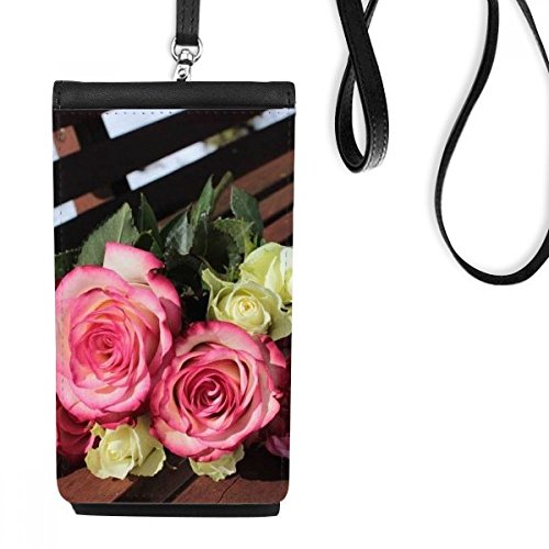 Cadeau porte-monnaie fleurs blanches pour un anniversaire mémorable