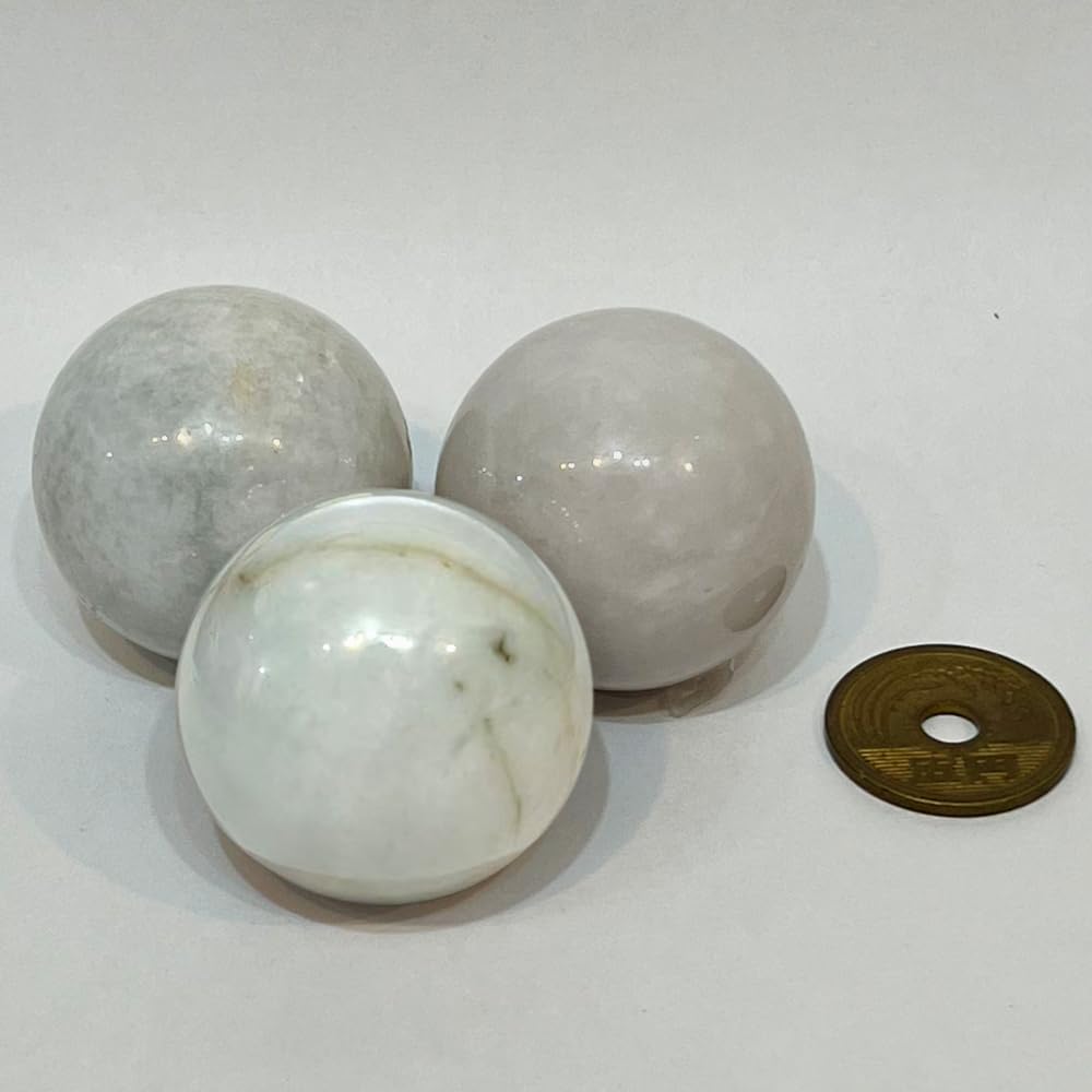 Amazon.co.jp: 本ヒスイ 本翡翠 丸玉 置物 33mm 穴なし 台座付 1