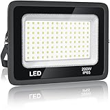【IP65 a prueba de agua: La opción perfecta para iluminación exterior】Este reflector LED para exteriores está diseñado específicamente para uso en exteriores. Gracias a su clasificación IP65, garantiza un funcionamiento impecable incluso con lluvia y condiciones climáticas adversas, para una iluminación fiable durante todo el año. Asegúrese de que todas las conexiones de enchufes y cables sean impermeables (por ejemplo, con una caja de conexiones o sellador impermeable) para garantizar su resistencia al agua.