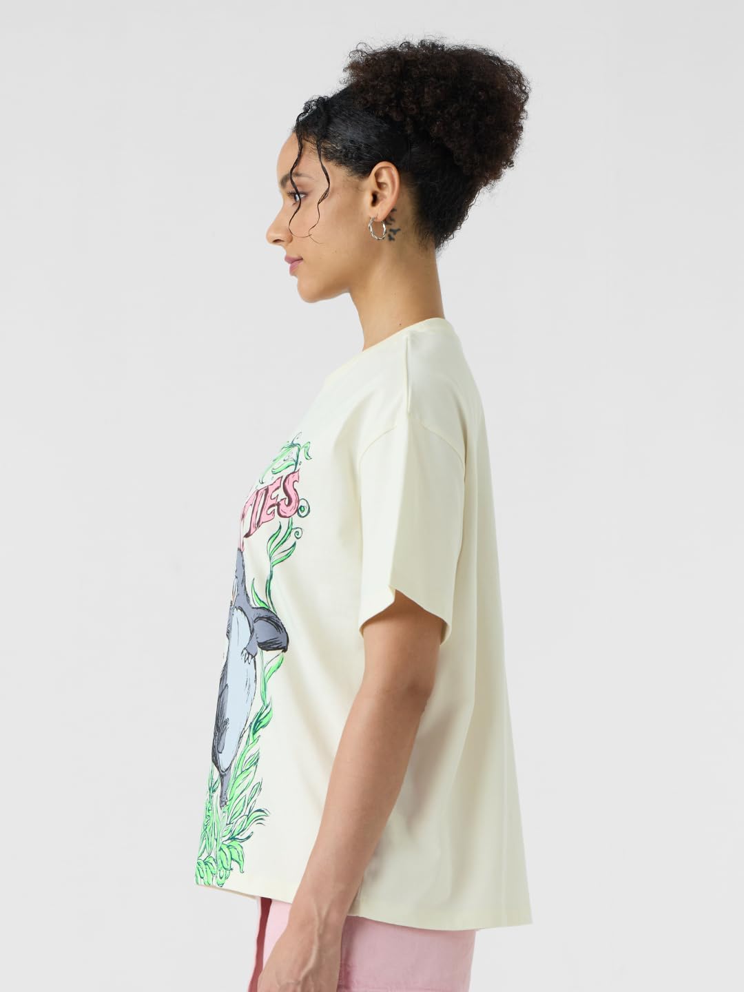 The Souled Store Camiseta oficial Disney: Bare Necessities Mujeres y Niñas Manga Corta Cuello Redondo Blanco Impresión Gráfica Algodón Oversize Fit Camiseta Disney Old Retro Cartoon 90s con tema