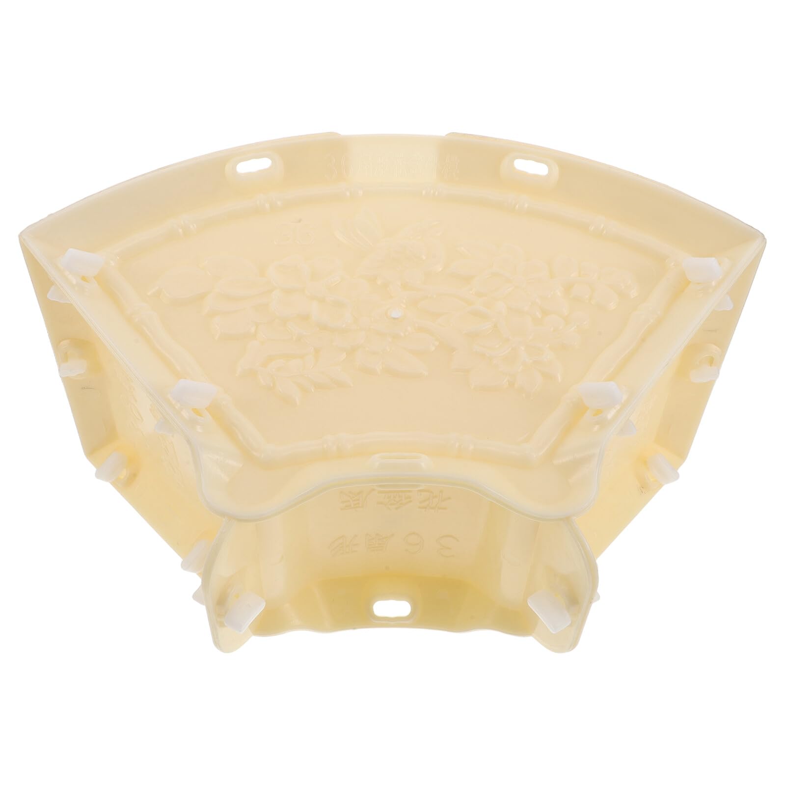 Moule à béton en relief Anneome pour rénover un mur de jardin abîmé avec un motif pivoine