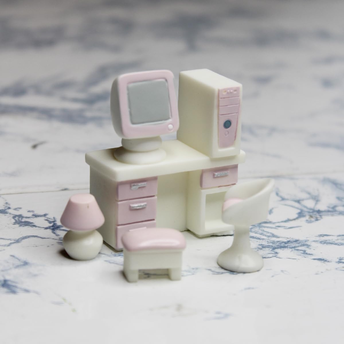 Wonderland Imported Miniatures (Pack of 4) Computer Set | Shelf Décor | Miniature Figurine| Shelf Décor | Resin Home décor | Gift Items (B0DG8XXQQR) Amazon Price History, Amazon Price Tracker