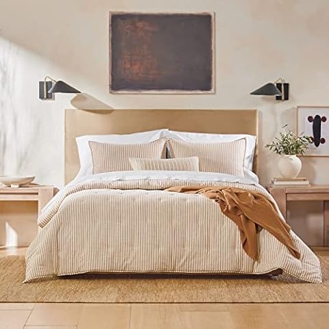 mDesign Nate Home by Nate Berkus All-Season Cotton Percale Painted Stripe 3 Piece Quilt Set, Comfortable Bedding from Full/Queen - Includes 1 Quilt, 2 Pillow Shams - Pearl/Fossil (Beige) Cover
