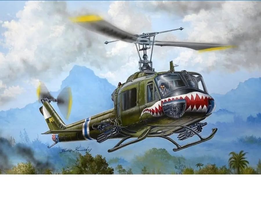 Amazon | UH-1B ヒューイ -ガンシップ 軍用組立モデルキット 05112 1