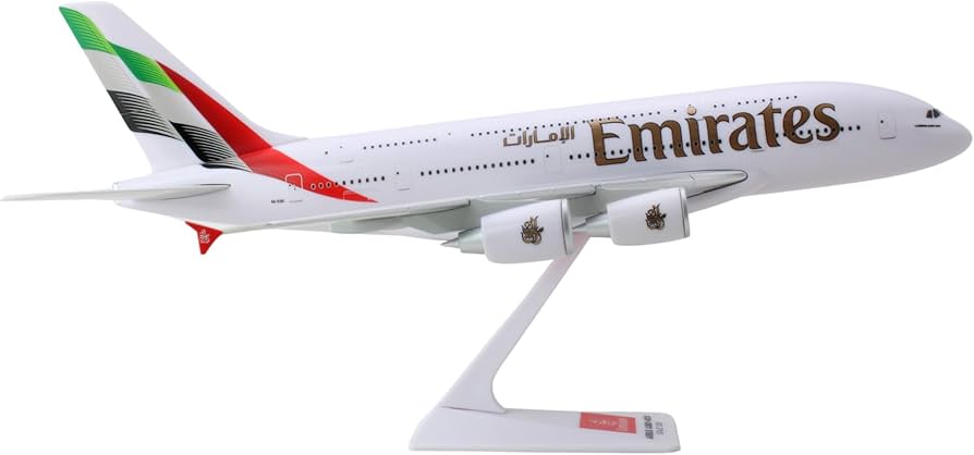 Amazon | Daron SKYMARKS B A380 ｴﾐﾚｰﾂ 1/250 SKR4006 | プラモデル 通販