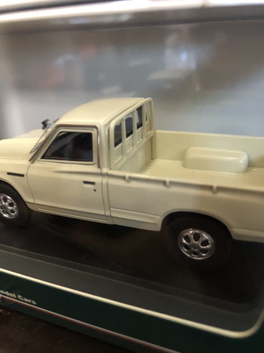 Amazon.co.jp: 1/43 Nissan Datsun Truck DX 1979 White White Track