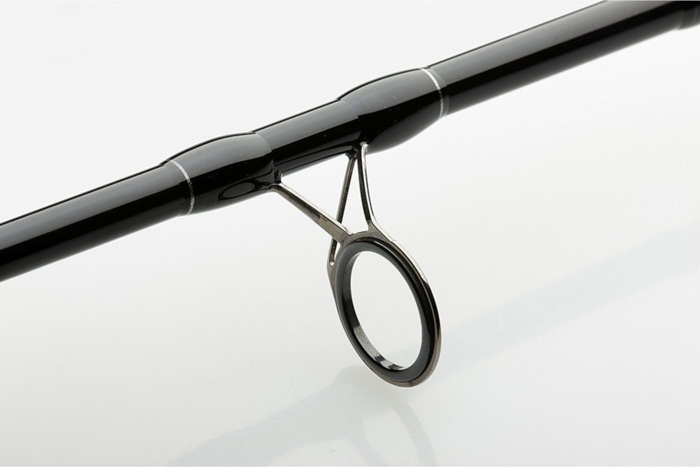 Madcat Black Pellet 290cm 175-375g - Wallerrute, Welsrute, Rute zum Ansitzangeln, Pelletrute,