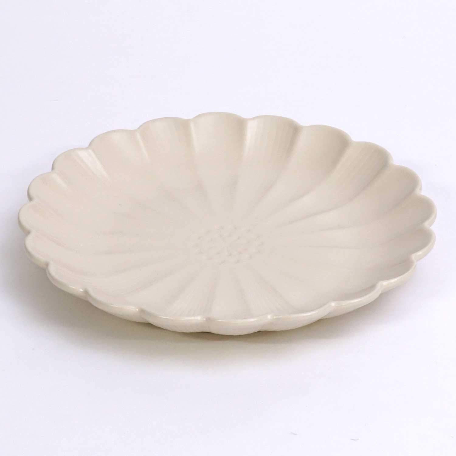 Amazon.co.jp: シーナカーサ(Shina Casa) 大皿 ホワイト 直径25.5cm 菊