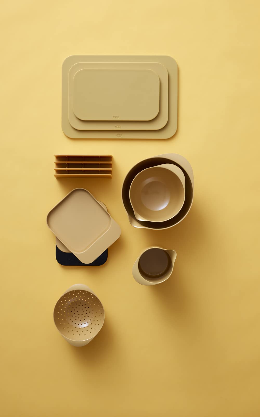 Rosti Chaptima Set de 3 Planches à Découper en Plastique - Lavable au Lave-Vaisselle - avec Support de Rangement, Curry