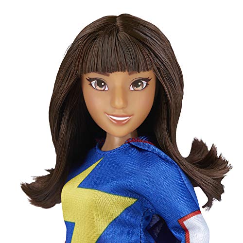 Muñeca Ms. Marvel con traje de entrenamiento miniatura 4