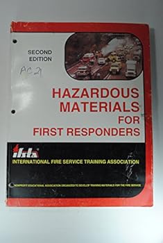 Paperback Hazardous Materials for First Responders/35700 Book