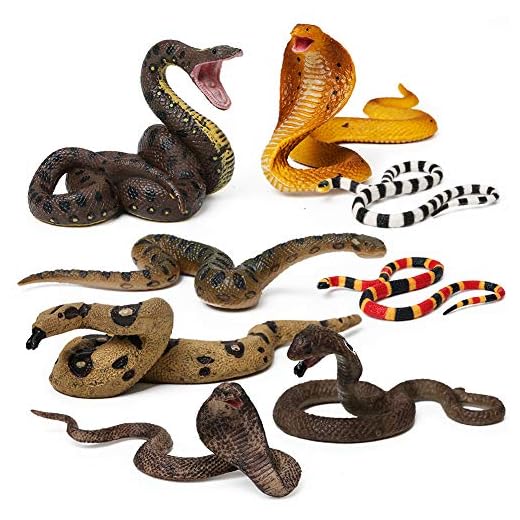 UANDME 8pcs Fake Snakes Toy Figurines Realistic Fake Snake Prank Rubber Snake Props Scary Snake Toy Scare Birds, Cobra Snake, Boa Constrictor, Coral Snake, Rattlesnake Wild Life Figures