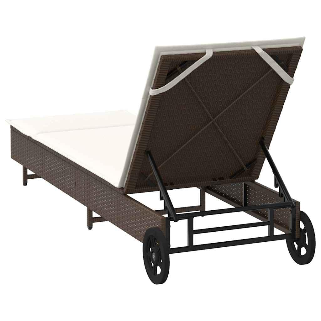 Lettino Prendisole con Ruote e Cuscino in Polyrattan Marrone, Sdraio da Esterno con Schienale Regolabile 3 Posizioni, Poltrona Relax con Ruote per Piscina Giardino Balcone, Portata 110 Acqua e UV
