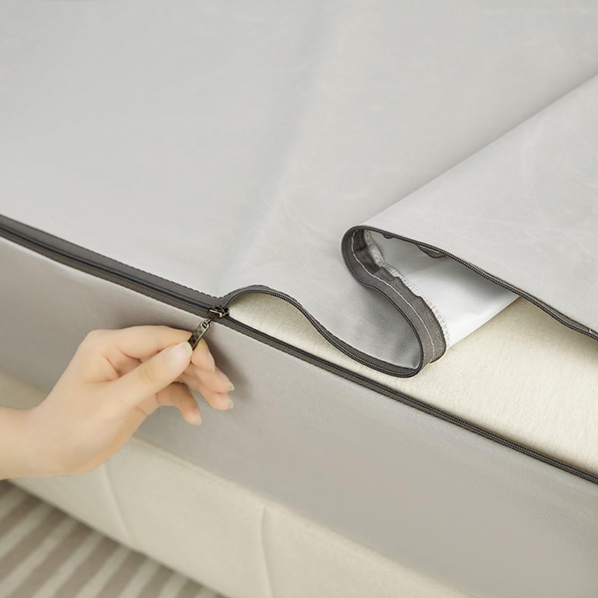 Housse de matelas imperméable, protège-matelas extra profonde, housse complète à fermeture éclair sécurisée à 360°, lavable en machine et facile d'entretien (gris clair, 120 x 200 + 20 cm)