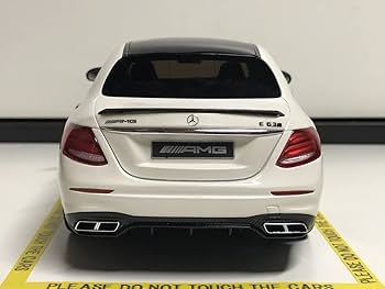 Mercedes-Benz AMG E63 セダン ミニカー1/18 GT Spirit Mercedes Benz AMG E63 S (W213) Sedan White
