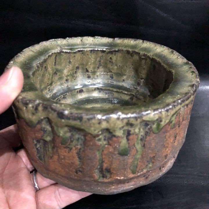 遺品整理◼️蔵からまた謎の古美術品の陶器が出て来ました。抹茶茶碗？茶道具？花道具？ Amazon.co.jp: 遺品整理蔵からまた謎の古美術品の陶器が出て来