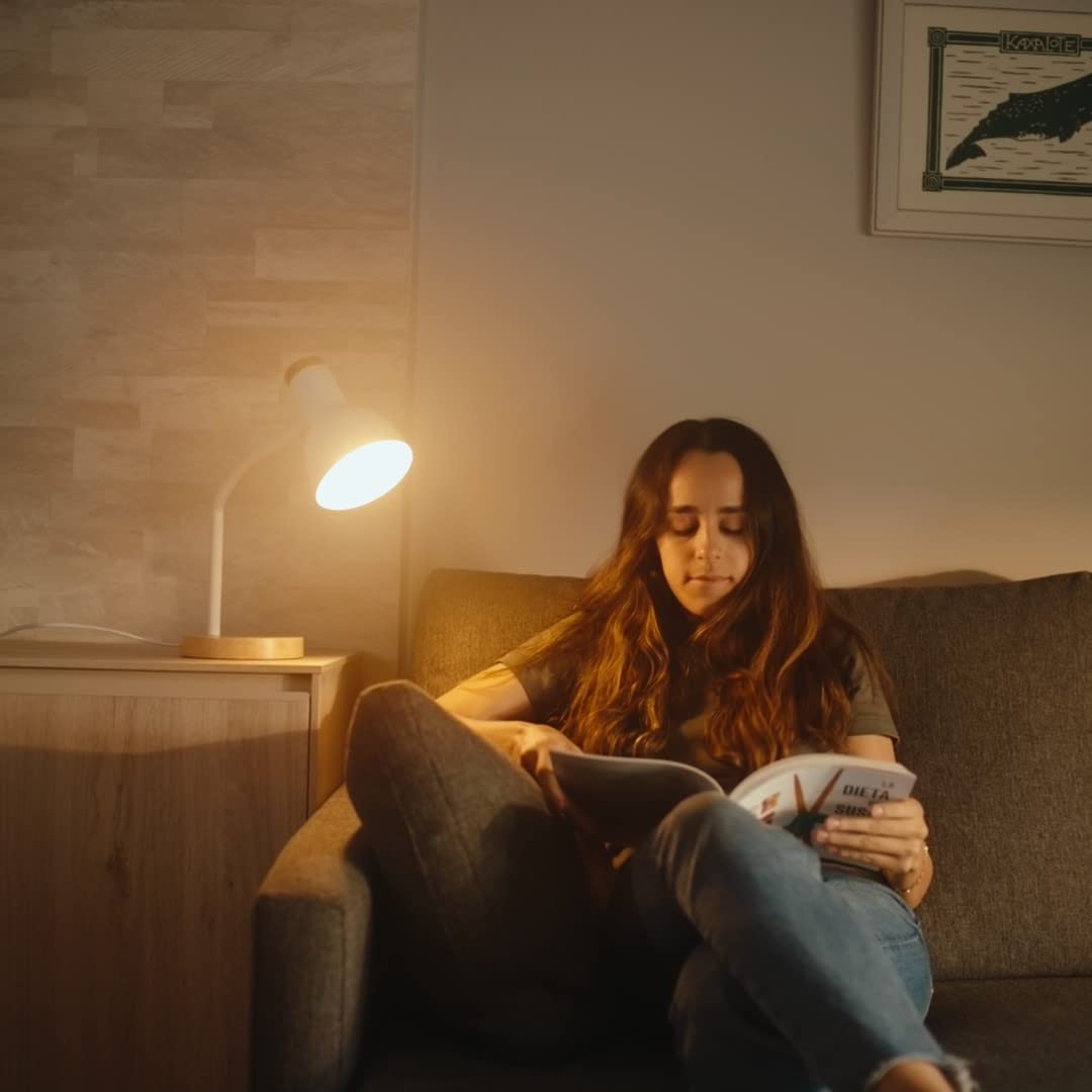 FORLIGHT Forlight Mila Lámpara de Escritorio de Estilo Nórdico. Flexo de Escritorio E27 de Acero Blanco y Madera Clara Natural