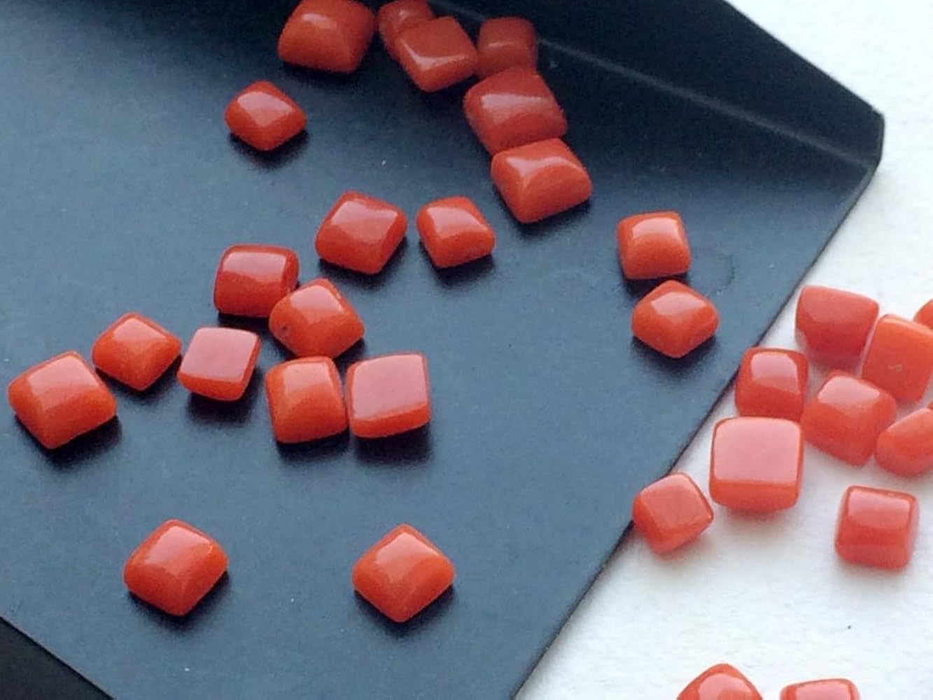Cabochon De Corail Rouge Naturel Italien - Pierre Précieuse Pour Bijouterie