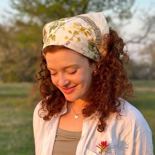 Wazoo Foraging Plant Bandana | 12 Common Edible, Medicinal, and Useful North American Plants, Trees, and Fungus Found in Nature | 100% Cotton Bandana | MADE IN USA!