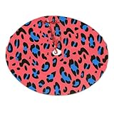 Réutilisable et facile à nettoyer : non pelucheux, durable et réutilisable pendant plusieurs saisons. Se plie facilement pour le rangement et peut être lavé à la main ou nettoyé localement pour que vos décorations de fêtes restent comme neuves