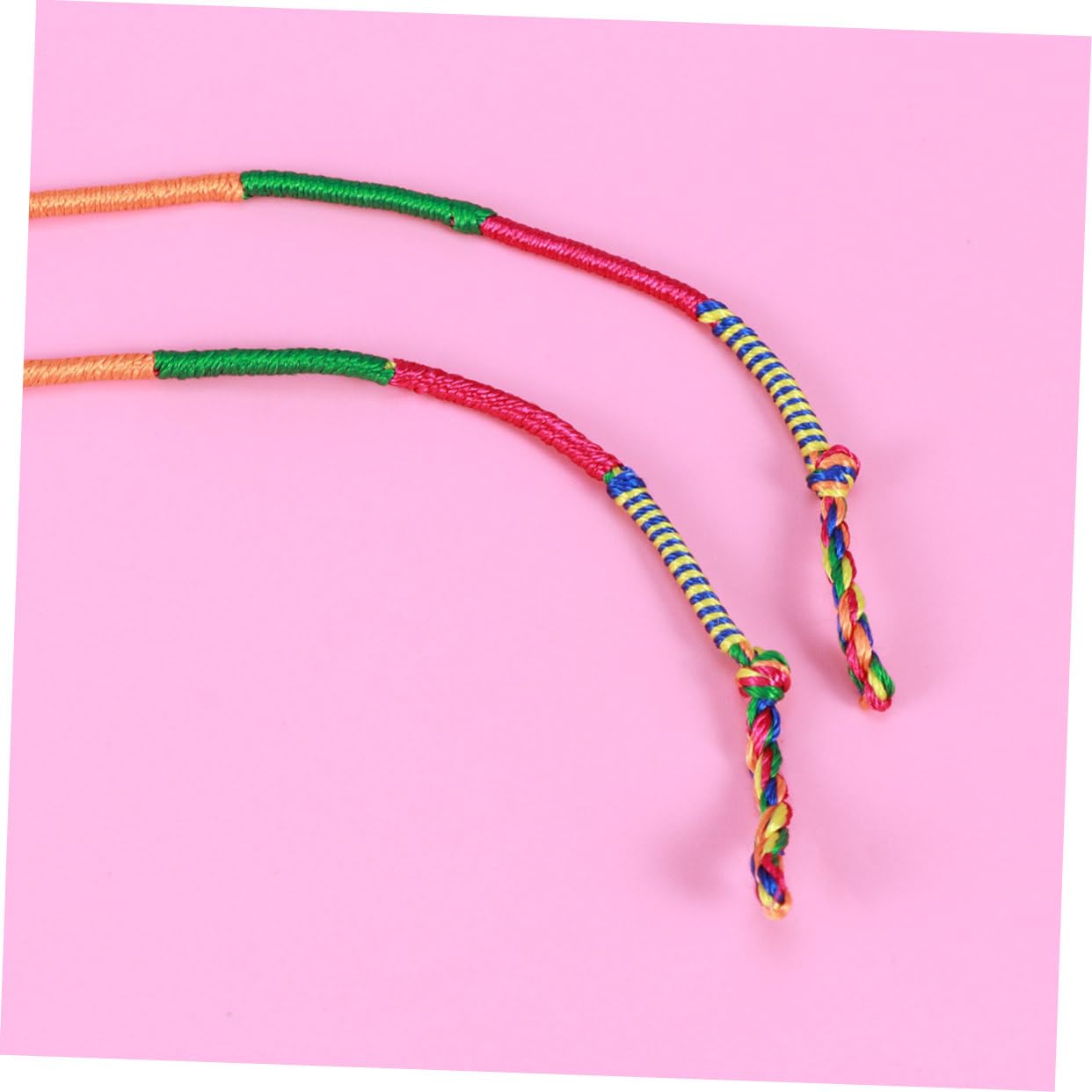 300piezas Pulsera Trenzada Colorida De Hilo De Pulseras De Amistad Para Muñecas y Tobillos Estilo y Color Aleatorio Para Festivales y Especiales