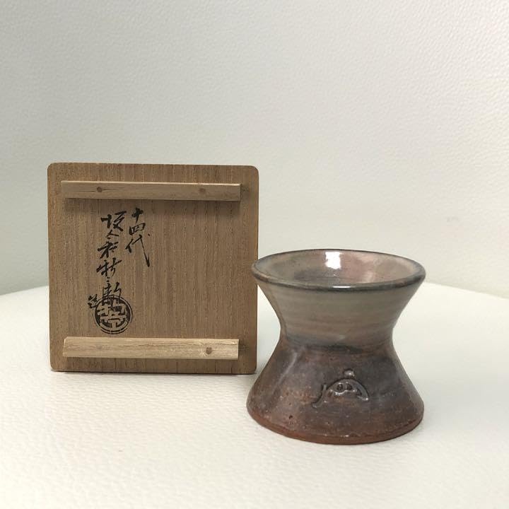 茶道具　即中斎宗匠花押　萩焼　千切　蓋置　坂倉新兵衛　共箱　表千家　稽古　茶会 茶道具 即中斎宗匠花押 萩焼 千切 蓋置 坂倉新兵衛 共箱 表千家