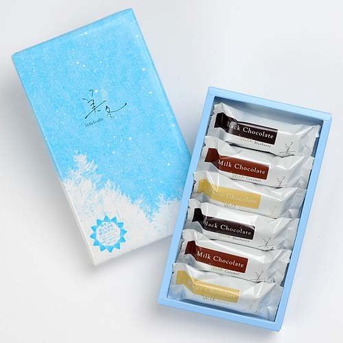 Ishiya - Mifuyu Perfect Combination 6 Pieces/Box: Dark, White Chocolate, Blueberry - Very Popular Souvenir Sweet From Hokkaido Japan