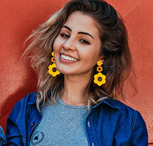 Acrylic Flower Earrings for Women,Double Daisy Drop Earrings,Resin Flowers Floral Earrings for Women Y2k Yellow White Flowers 60/70s Earrings2