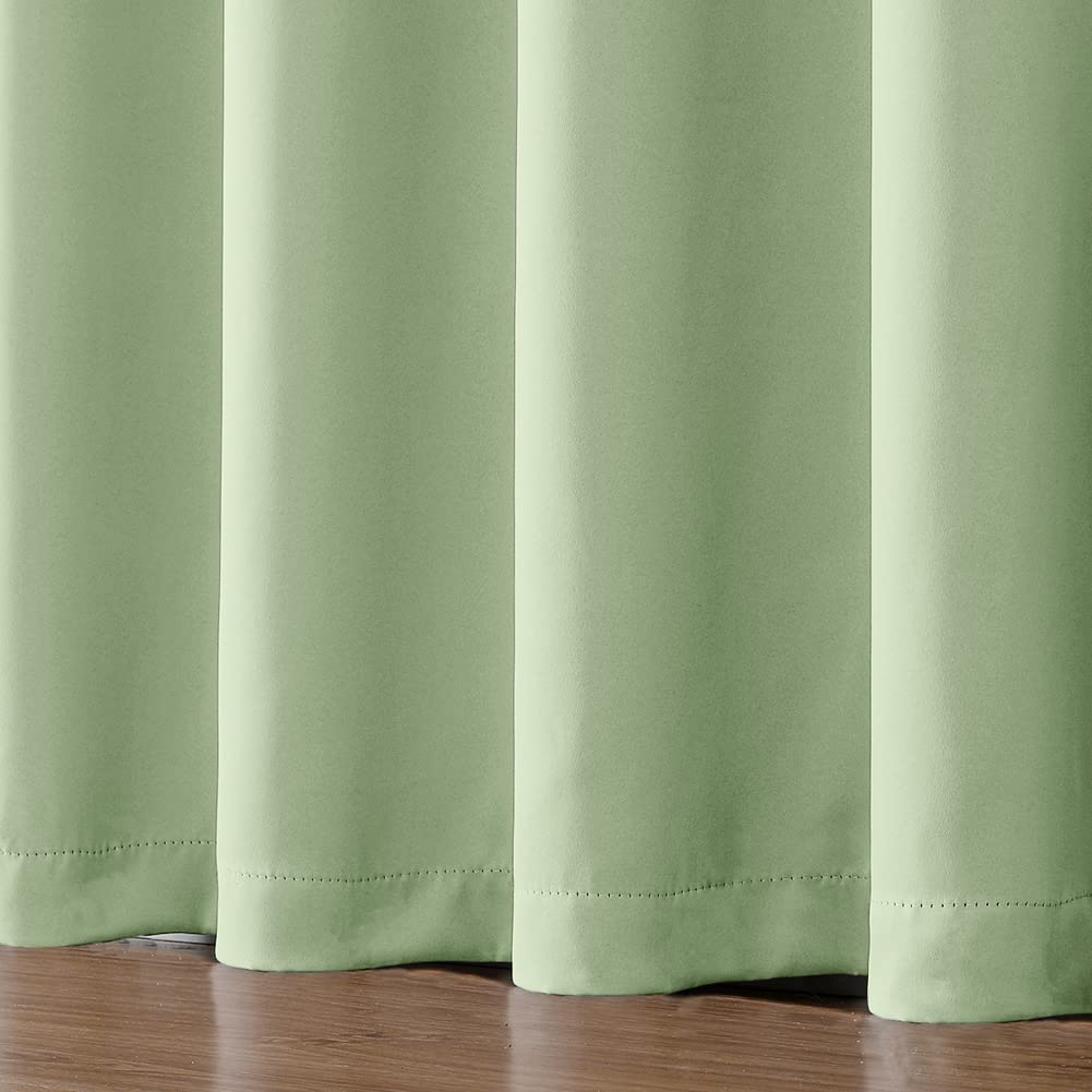 MRTREES 2 Pezzi Tende Oscuranti Per Interni Isolanti Termiche Con Occhielli Moderne Tende Coprenti Tinta Unita Per Camera Da Letto E Soggiorno Elegante Corto 140x160 CM Grigio Chiaro