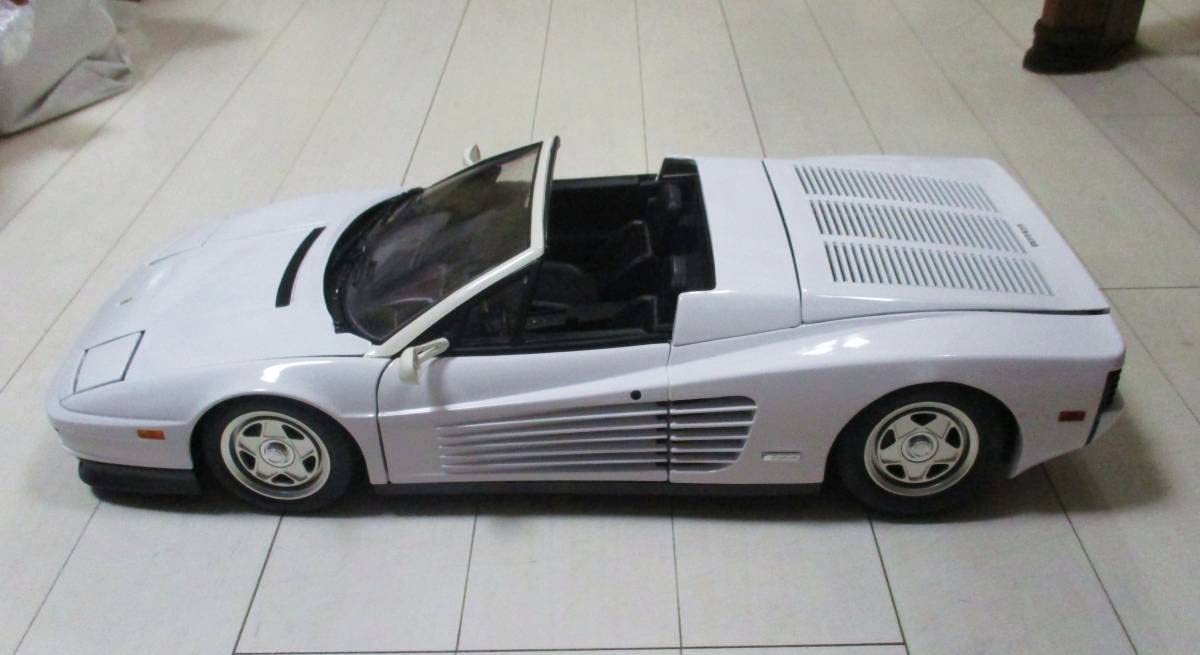 ☆激レア絶版*完成品*POCHER*1/8*Ferrari Testarossa Spyder ホワイト