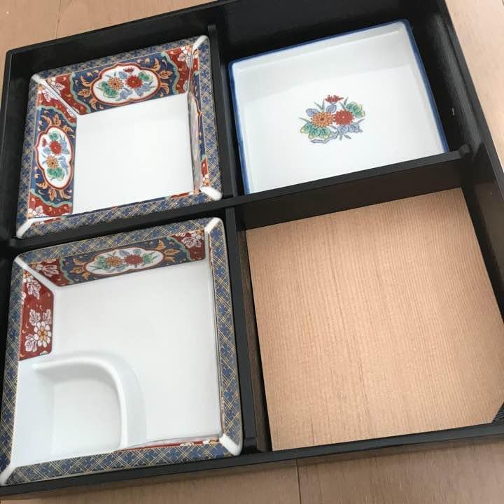 懐石道具 瓢箪形 信玄弁当 秀衡塗模様 三段弁当箱 千筋内朱五客揃 紙箱