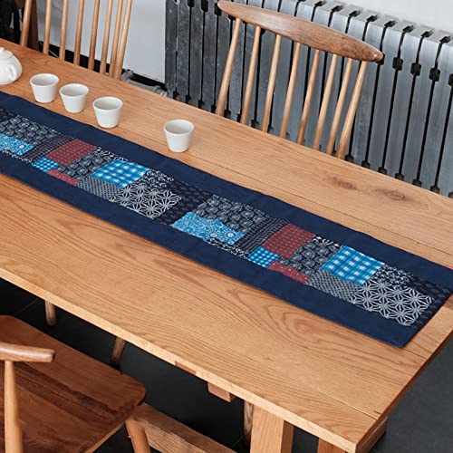 Chemin de table bohème bleu pour protéger et décorer la table de vacances