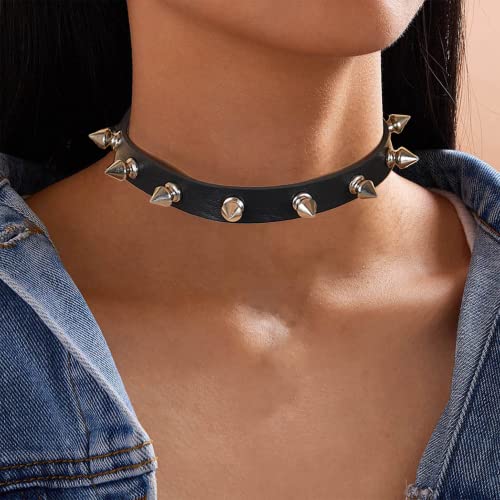 4Pcs Halloween Cool Steampunk Love Heart Shaped Gothic Goth Punk Rock Rivet Spike Studded PU Leather Choker Collar Necklace Sets for Women Lady Adjustable Cosplay Jewelry Night Club Party Costume Accessory Chocker Gift Black3
