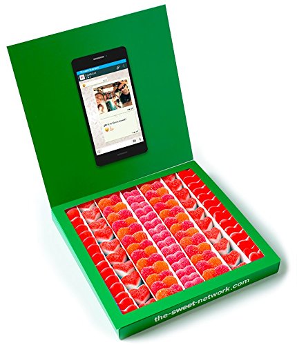 Caja golosinas Whatsapp 23x23cm con mensaje personalizado, su interior contiene 750g de golosinas Love