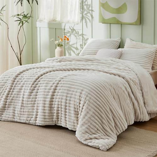 Image of Bedsure King Fluffy Comforter Set - GentleSoft 3 Pieces Luxury Fleece Linen Bedding, Cozy Room Decor Aesthetic, 1 King Bed Comforter (104 inchx90 inch) and 2 Pillowcases (20 inchx36 inch)