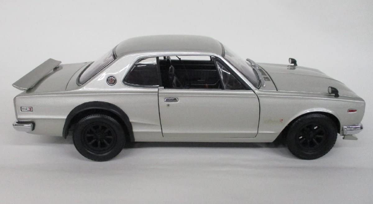 Amazon.co.jp: Kyosho 1/18 NISSAN Skyline 2000 GT-R (KPGC10
